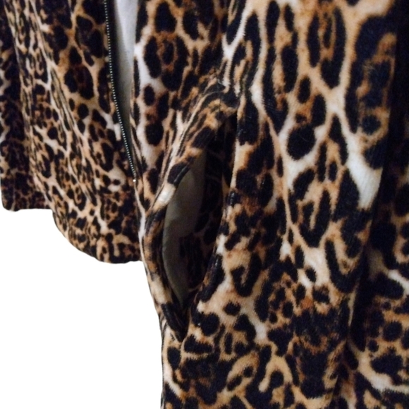 T&O Leopard Print Super Soft Zippered Lightweight Jacket L - Picture 5 of 6